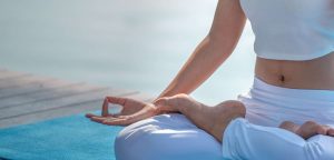 Scopri di più sull'articolo Lo Yoga per ritrovare il benessere in quarantena (con Roberta Morisi)